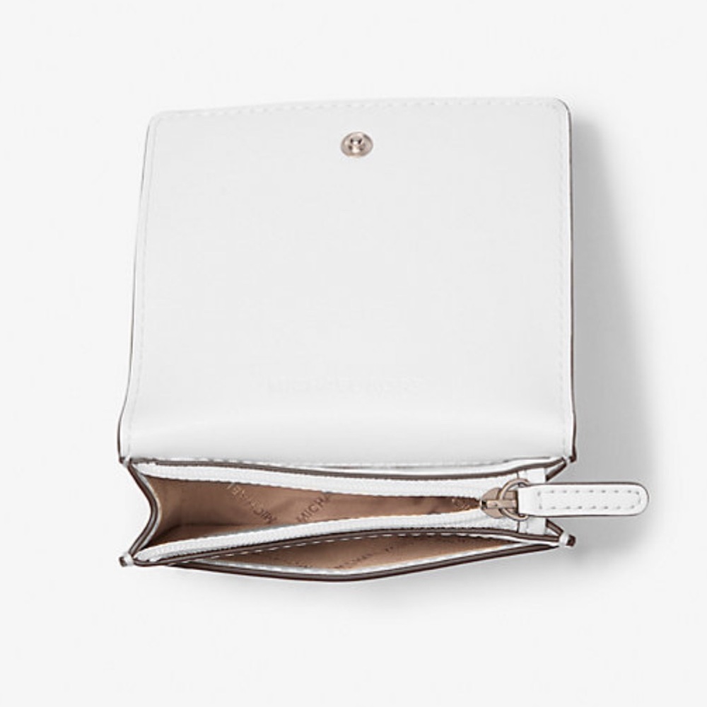 MICHAEL KORS Carson Small Pebbled Leather Wallet
OPTIC WHITE
NWT - Picture 2 of 16